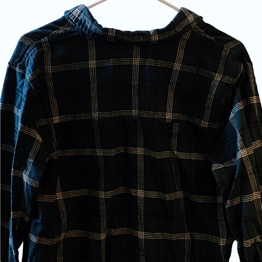 Universal Thread Size Large Woman’s Button Down L… - image 7